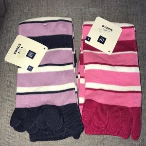 2 pairs of toe socks